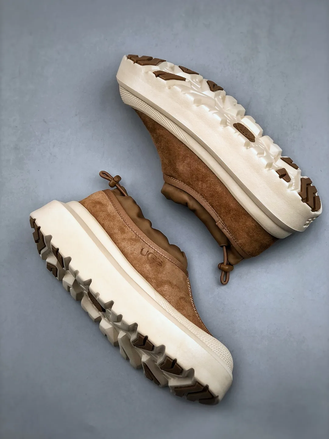 Local self-pickup 💰560 supports store delivery. Same style as Wang Yibo, the latest official revision and new style! The platform is exclusively for foreign trade UGG Tasman GTX winter neutral small potato snow shoes 1172790 Produced by the ten-year-old brand shoemaking factory production line. Pay attention to every detail. Longfeng A-grade genuine sheep fur is integrated. Created in full compliance with the ZP process. Size: 37-45